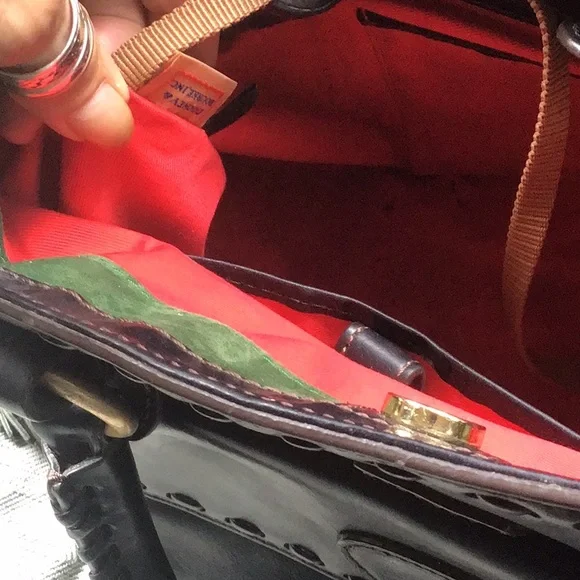 Awesome Dooney & Bourke satchel bag